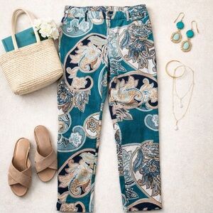 Chicos Girlfriend Slim Leg Ankle Pants Beige Multi Paisley Print Size 1 / US 8